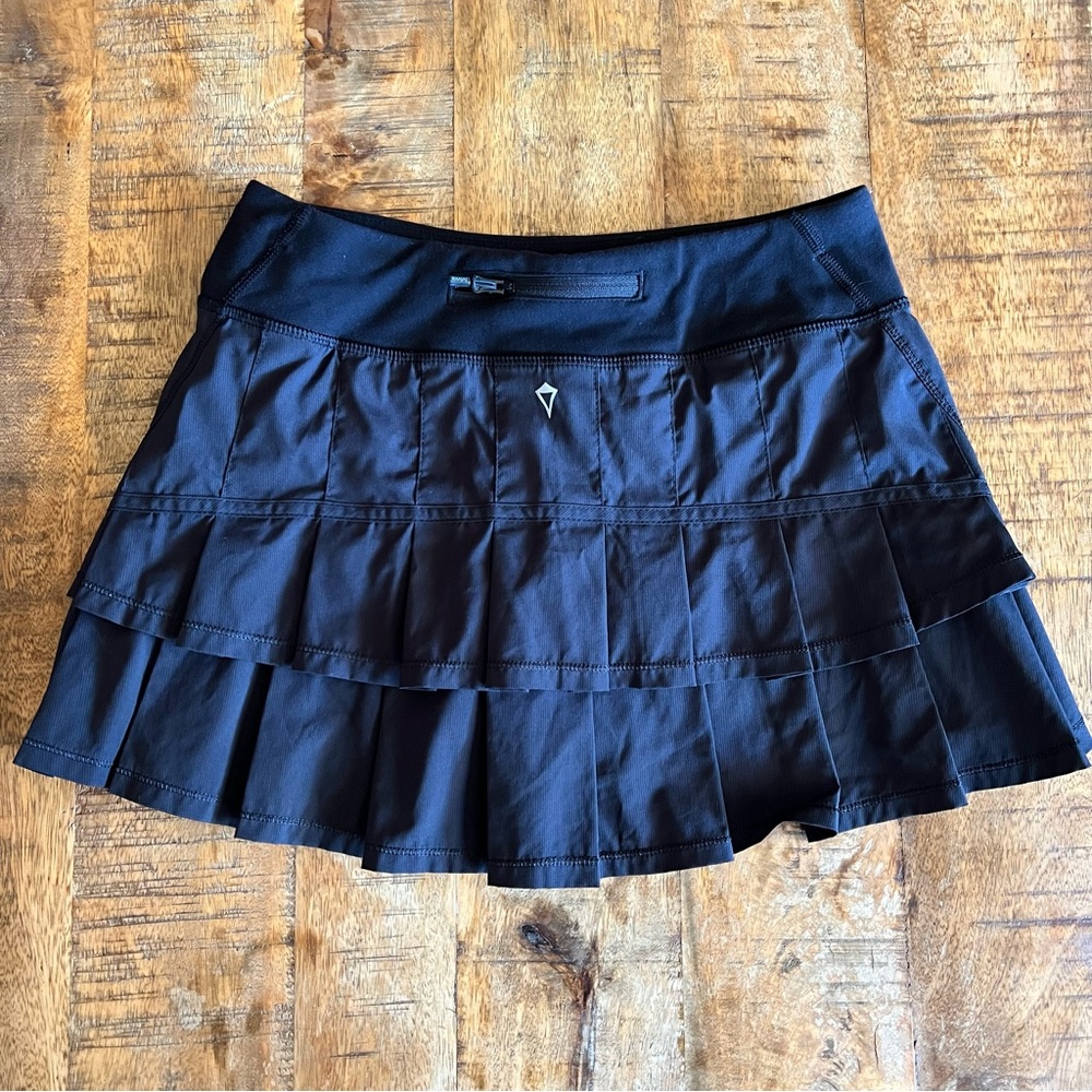 Ivivva by Lululemon Pace Black Ruffle Pleated Skirt
Skort Shorts Lined Girls 14